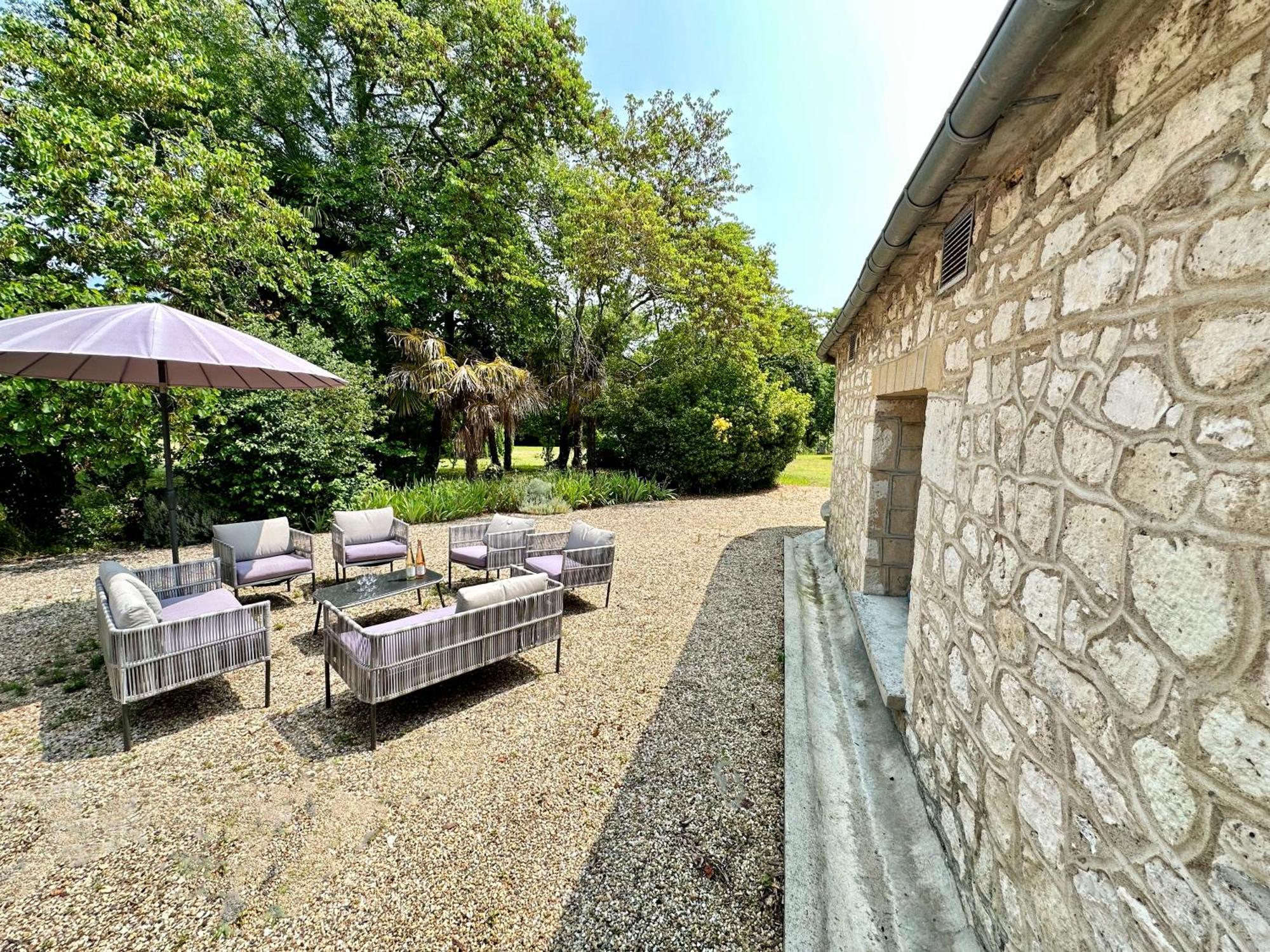 Gites Du Chateau De Panisseau Thénac Exteriör bild